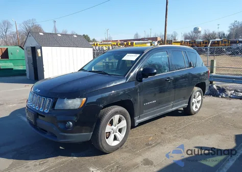 2015 Jeep Compass Latitude z USA, uszkodzony, nr VIN 1C4NJDEB6FD232141